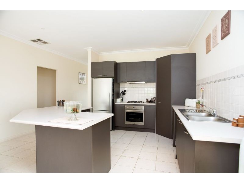 26 Parramatta Walk, Craigieburn VIC 3064