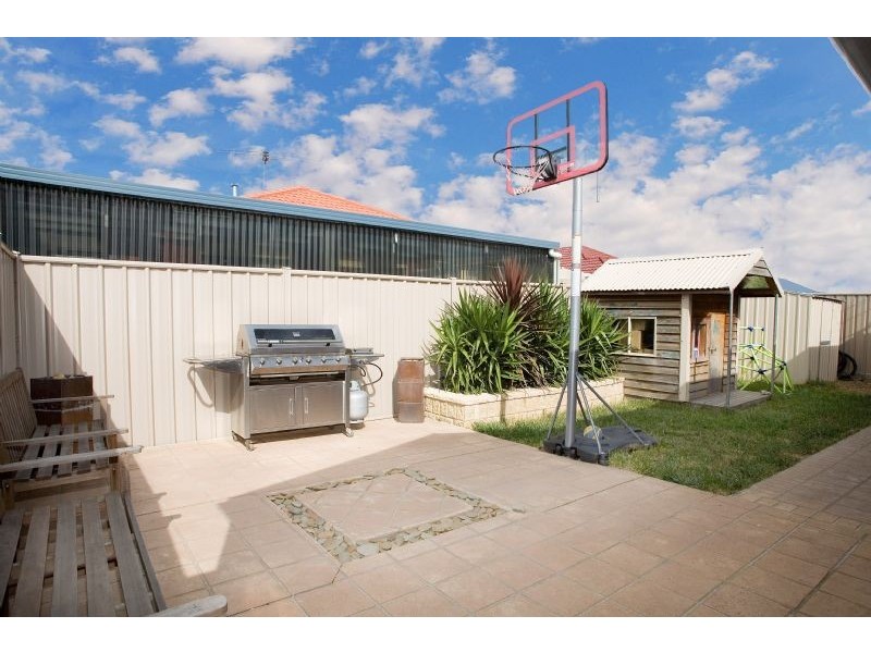 26 Parramatta Walk, Craigieburn VIC 3064