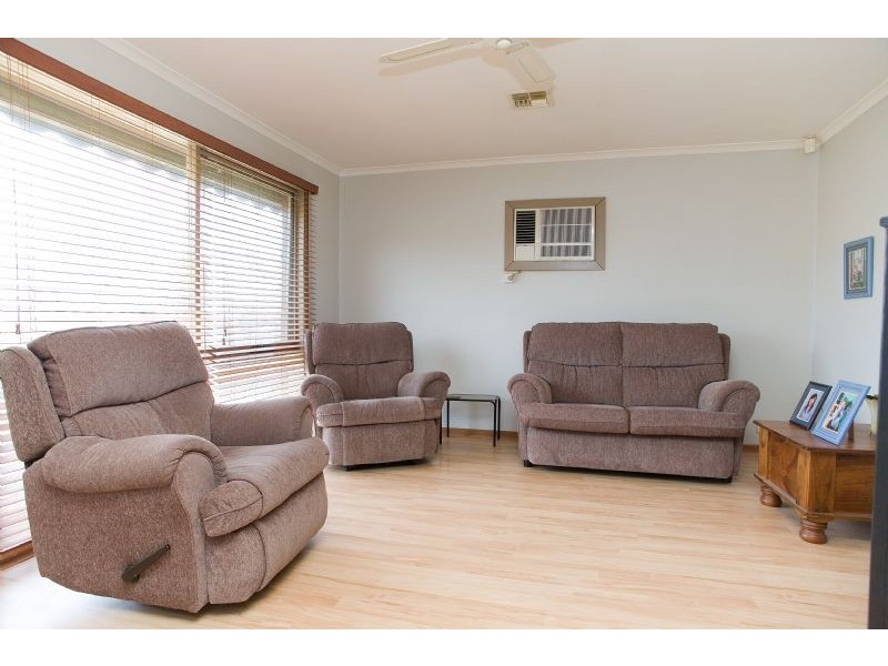 41 Dorchester Street, Craigieburn VIC 3064