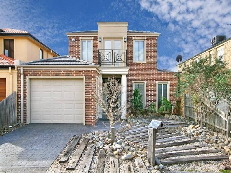 5 Astley Walk, Roxburgh Park VIC 3064