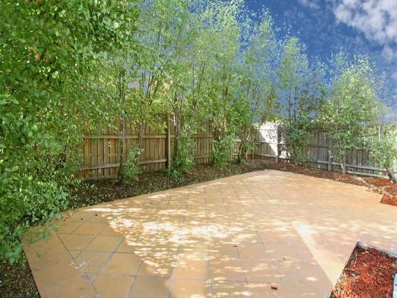 5 Astley Walk, Roxburgh Park VIC 3064