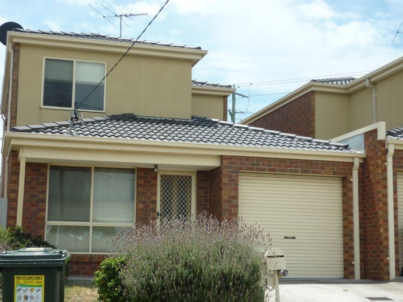 3/2 Catherine Avenue, Tullamarine VIC 3043