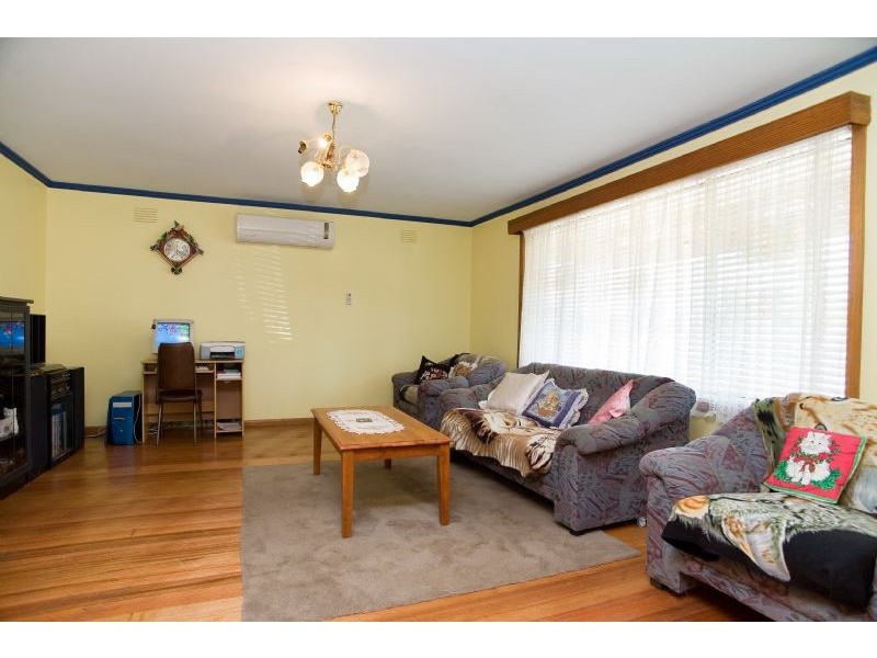 30  Langdon Crescent, Craigieburn VIC 3064