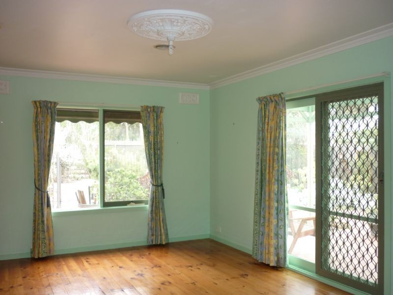 4 Merrigan Crt, Roxburgh Park VIC 3064