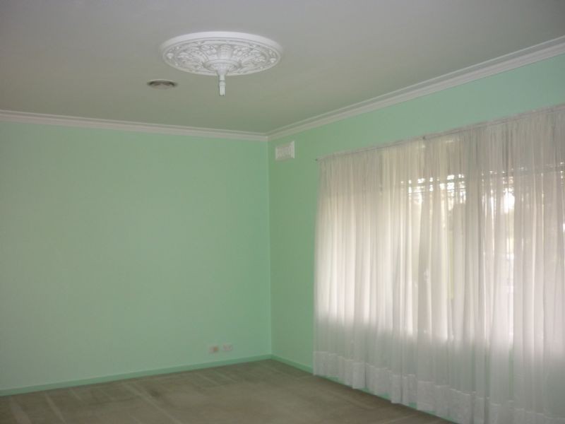 4 Merrigan Crt, Roxburgh Park VIC 3064