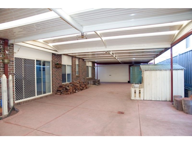 12 Skyline Rise, Craigieburn VIC 3064