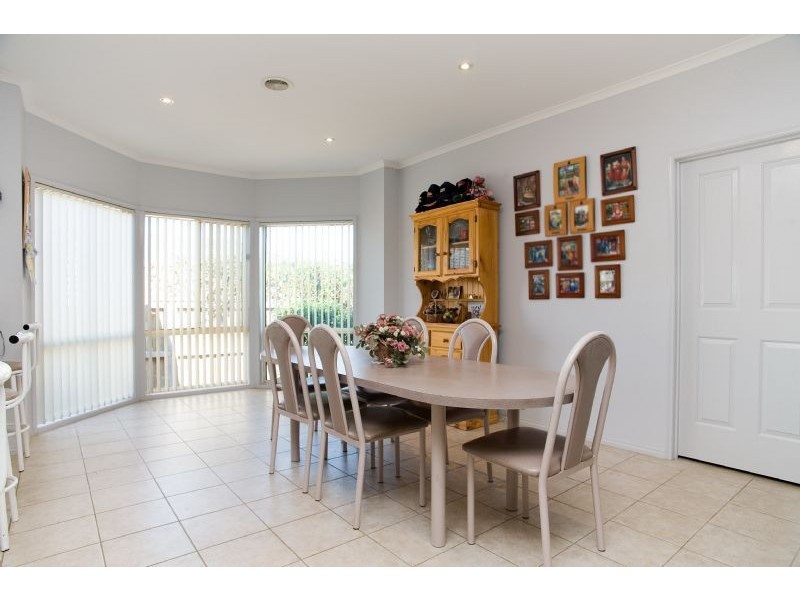 12 Skyline Rise, Craigieburn VIC 3064