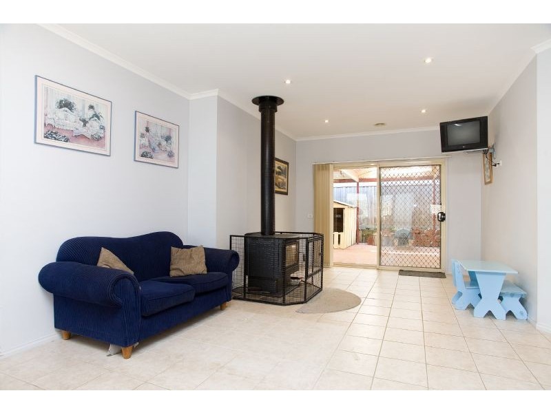 12 Skyline Rise, Craigieburn VIC 3064