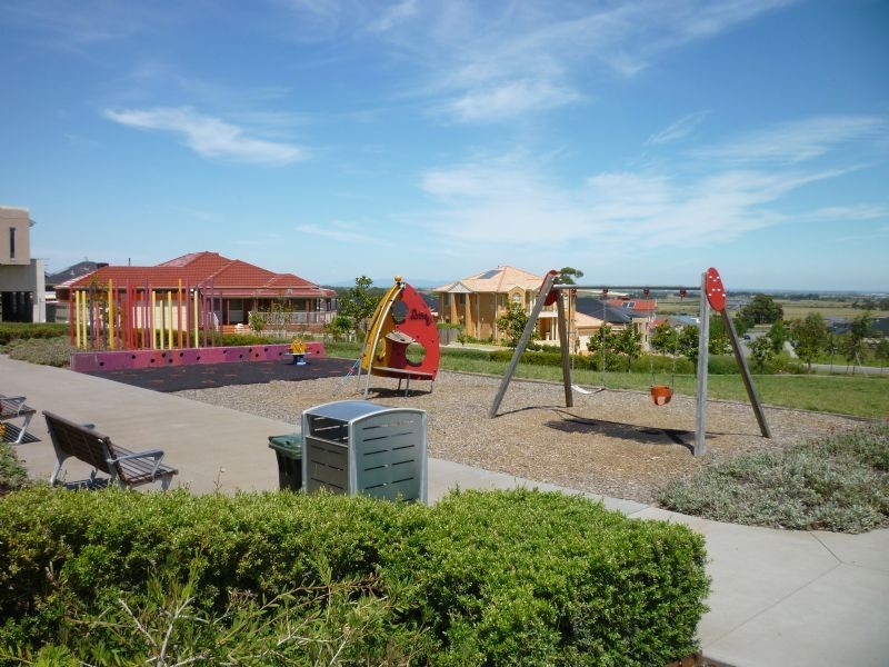 31 Lauderdale Drive, Craigieburn VIC 3064