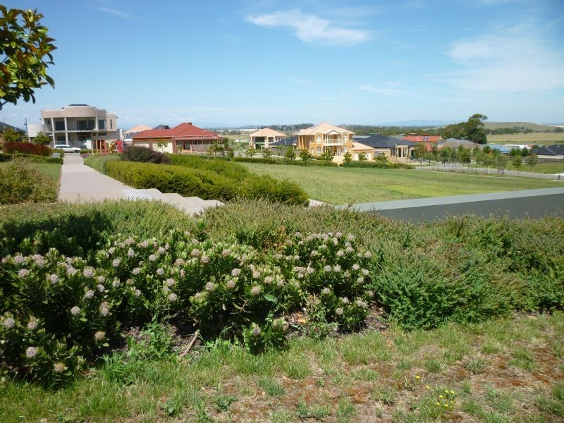 31 Lauderdale Drive, Craigieburn VIC 3064