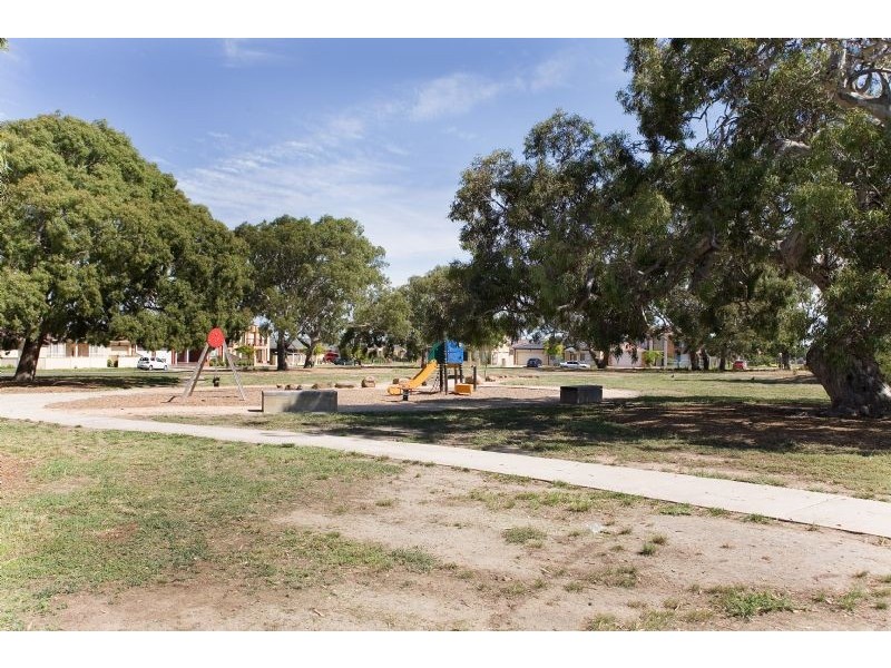 77 Sandover Drive, Roxburgh Park VIC 3064