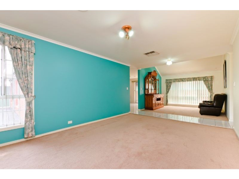 1 Howson Place, Roxburgh Park VIC 3064