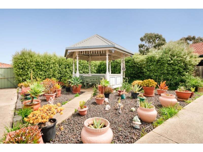 1 Howson Place, Roxburgh Park VIC 3064