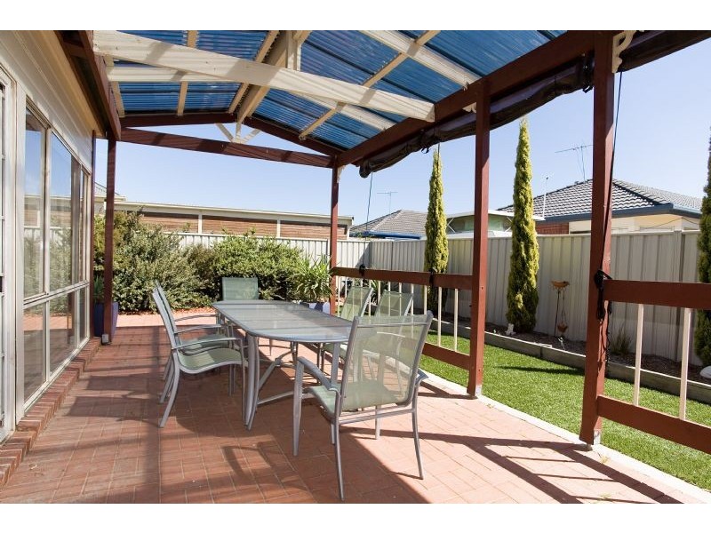 16 Stoneleigh Place, Craigieburn VIC 3064
