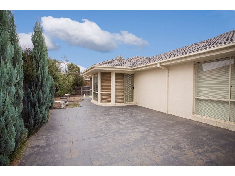 46 McKenzie Crescent, Roxburgh Park VIC 3064