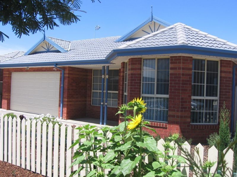 36 Tha Garlands, Craigieburn VIC 3064