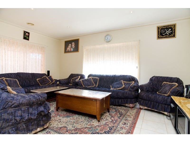 62 McIntyre Avenue, Roxburgh Park VIC 3064