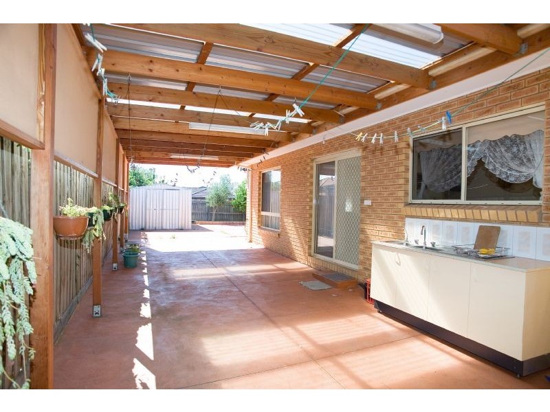 62 McIntyre Avenue, Roxburgh Park VIC 3064