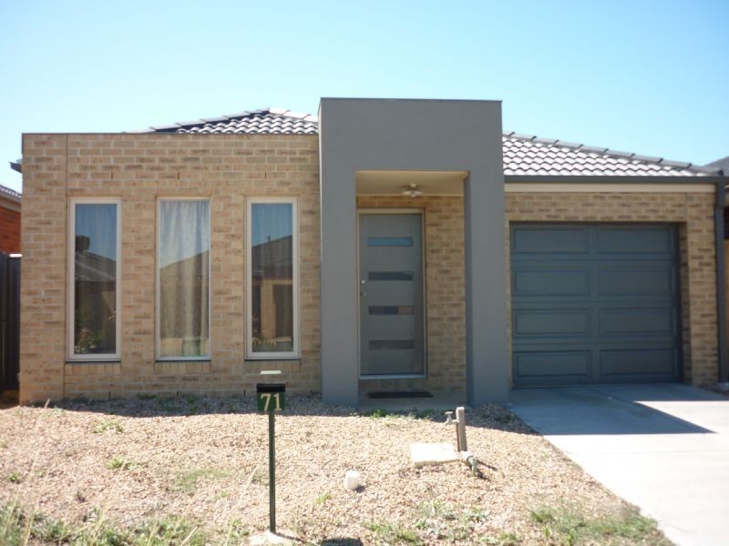 71 Kinglake Crescent, Craigieburn VIC 3064