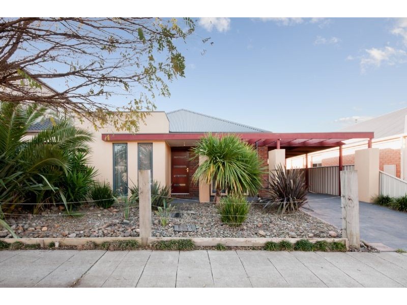 10 Ballybunion Avenue, Craigieburn VIC 3064