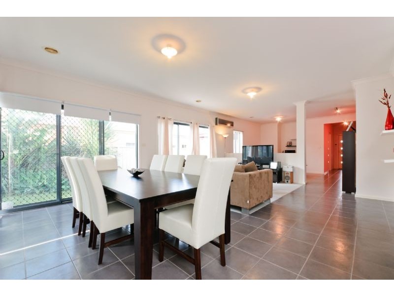 10 Ballybunion Avenue, Craigieburn VIC 3064