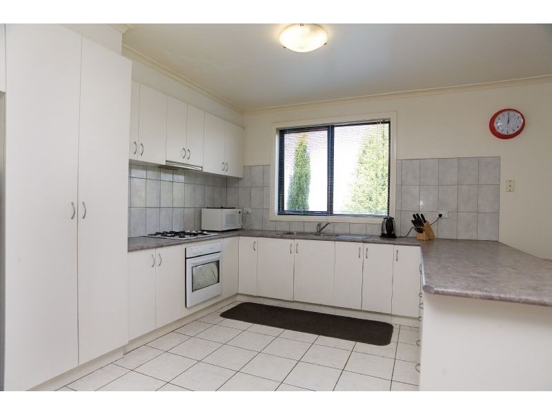 18 Grange Rise, Craigieburn VIC 3064