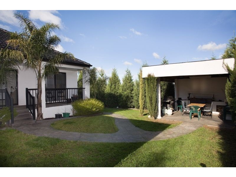 18 Grange Rise, Craigieburn VIC 3064