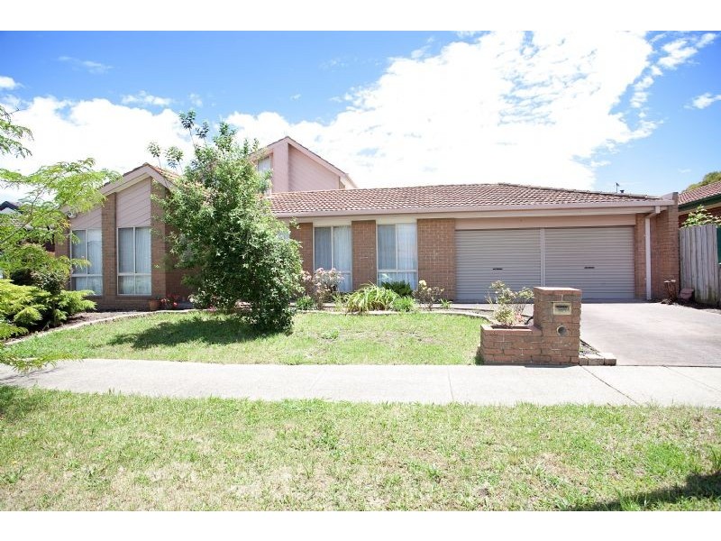 10 Ramsbury Street, Craigieburn VIC 3064