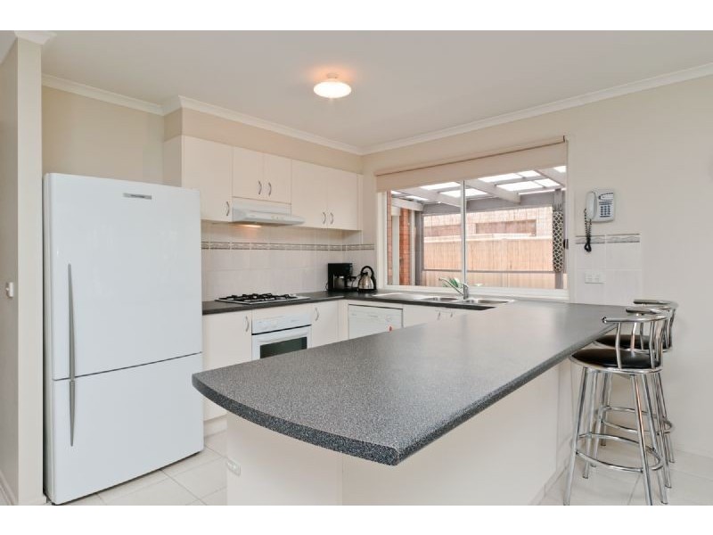 15 Bowral Loop, Craigieburn VIC 3064