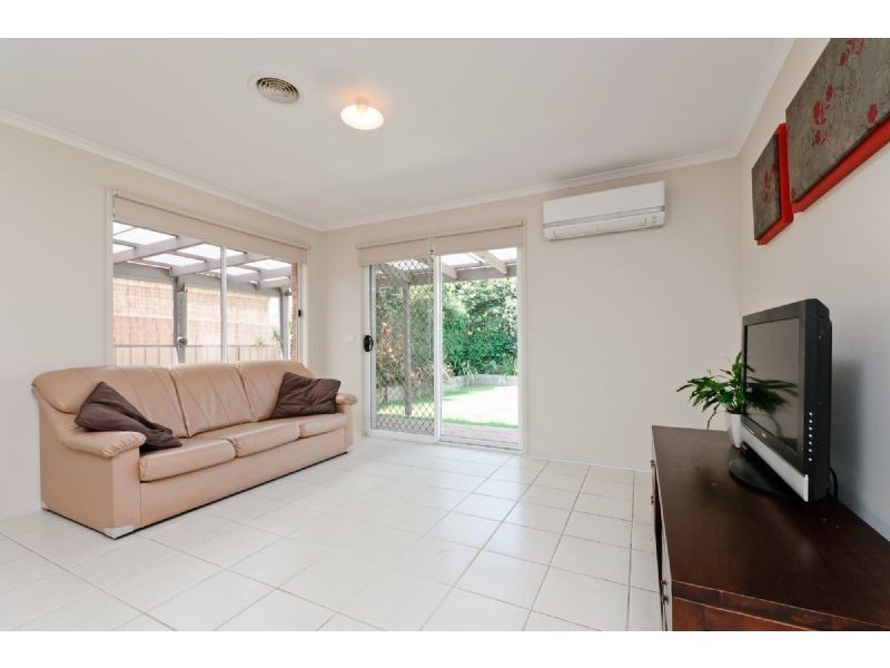 15 Bowral Loop, Craigieburn VIC 3064