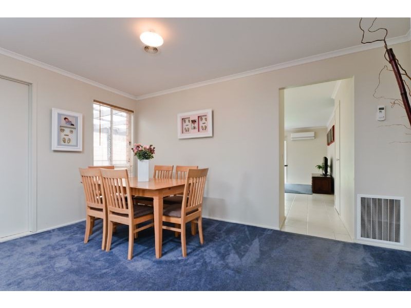 15 Bowral Loop, Craigieburn VIC 3064