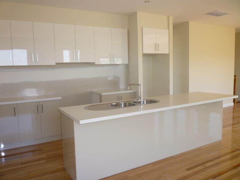 34 Centennial Park Drive, Craigieburn VIC 3064