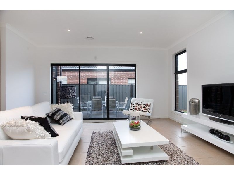 14 Kelway Street, Craigieburn VIC 3064