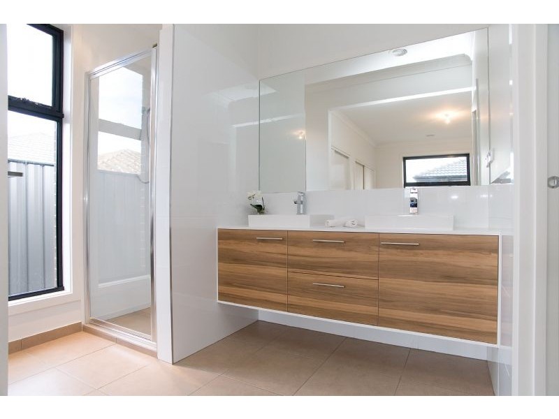 14 Kelway Street, Craigieburn VIC 3064