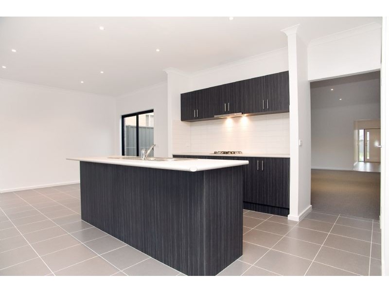 54 Centennial Park Drive, Craigieburn VIC 3064