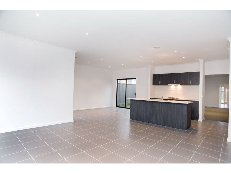 54 Centennial Park Drive, Craigieburn VIC 3064