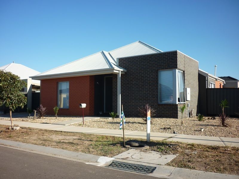 72 Mareeba Way, Craigieburn VIC 3064