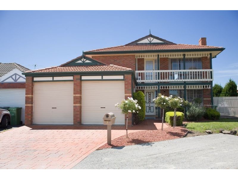 3 Howson Place, Roxburgh Park VIC 3064