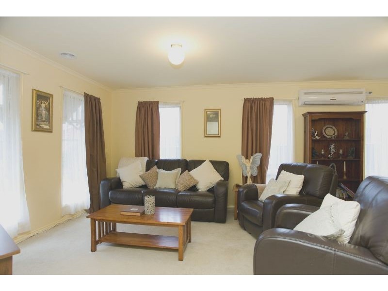 38 Creighton Way, Craigieburn VIC 3064