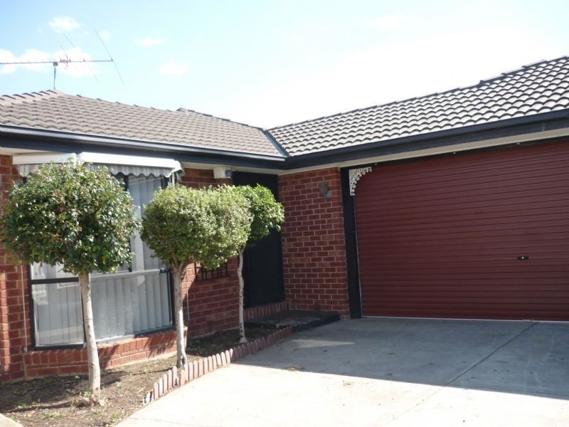 61 Banbury Crescent, Craigieburn VIC 3064