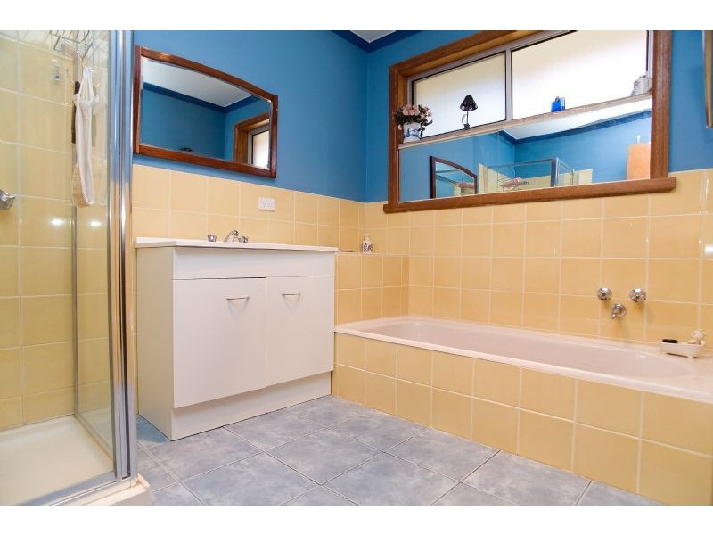 30 Langdon Crescent, Craigieburn VIC 3064