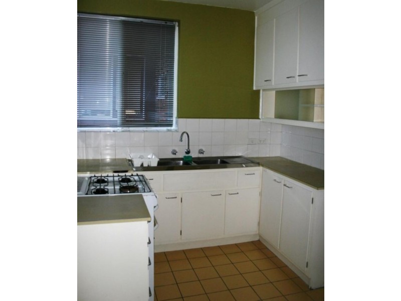 2/23 Brewster Street, Essendon VIC 3040