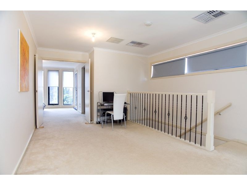 19 Colchester Circuit, Roxburgh Park VIC 3064