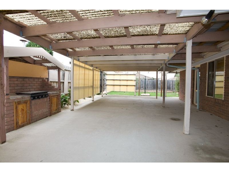 9 Hayle Court, Craigieburn VIC 3064