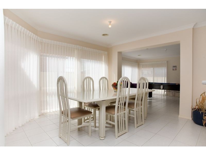 77 Axminster Drive, Craigieburn VIC 3064