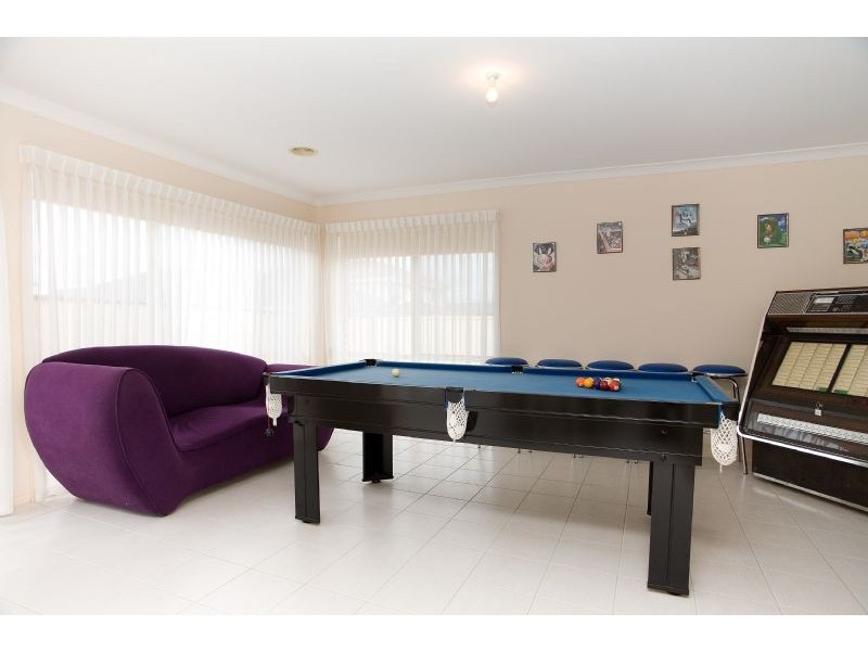 77 Axminster Drive, Craigieburn VIC 3064