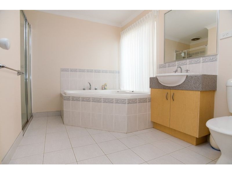 77 Axminster Drive, Craigieburn VIC 3064