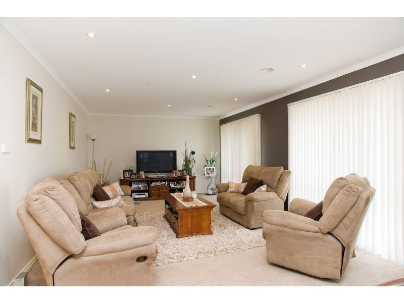 9 Farnham Court, Craigieburn VIC 3064