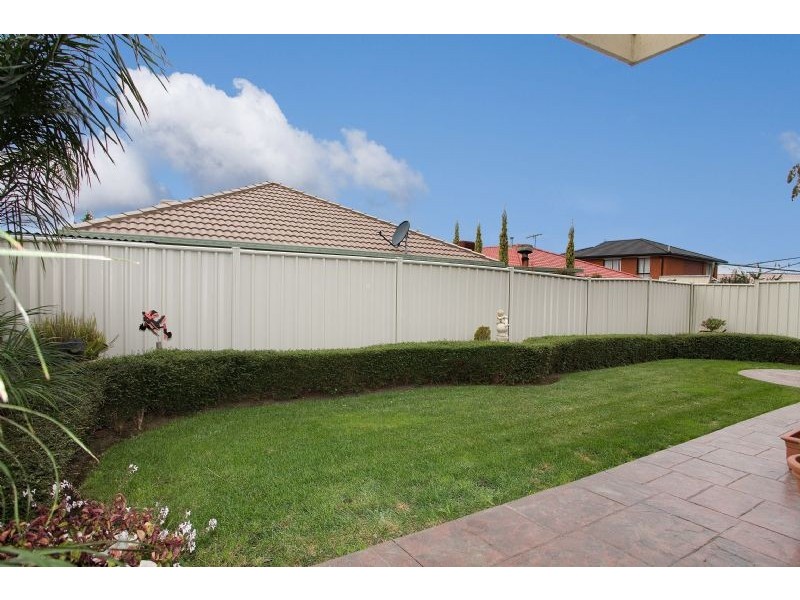9 Shearwater Place, Craigieburn VIC 3064