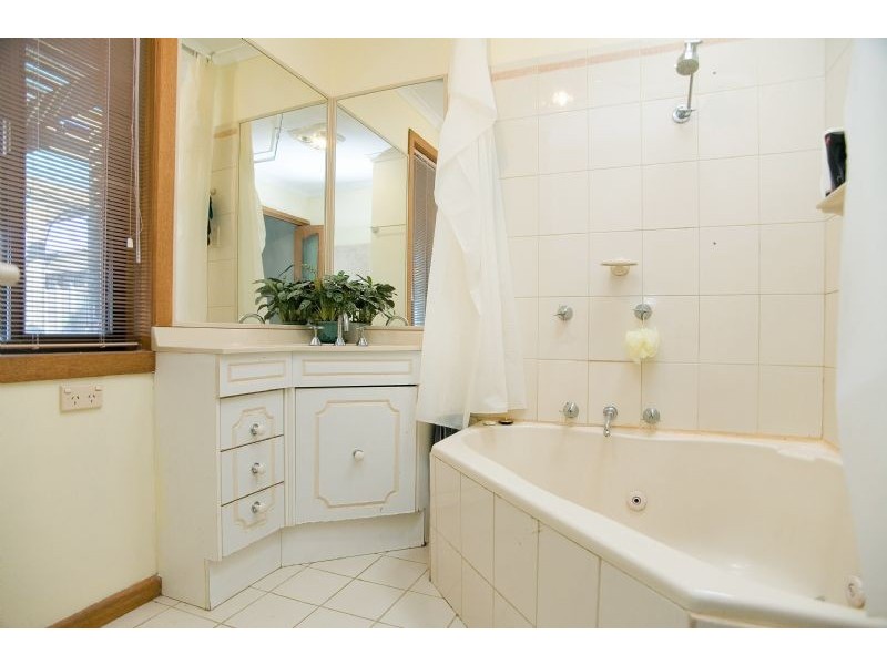 23 Hanson Road, Craigieburn VIC 3064